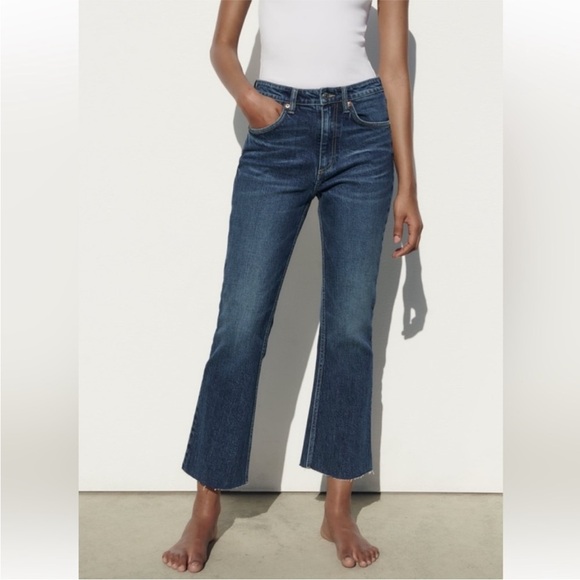 Zara High Rise Raw Hem Flare Cropped Stretchy Jeans Dark Wash Size 0 - Picture 1 of 9